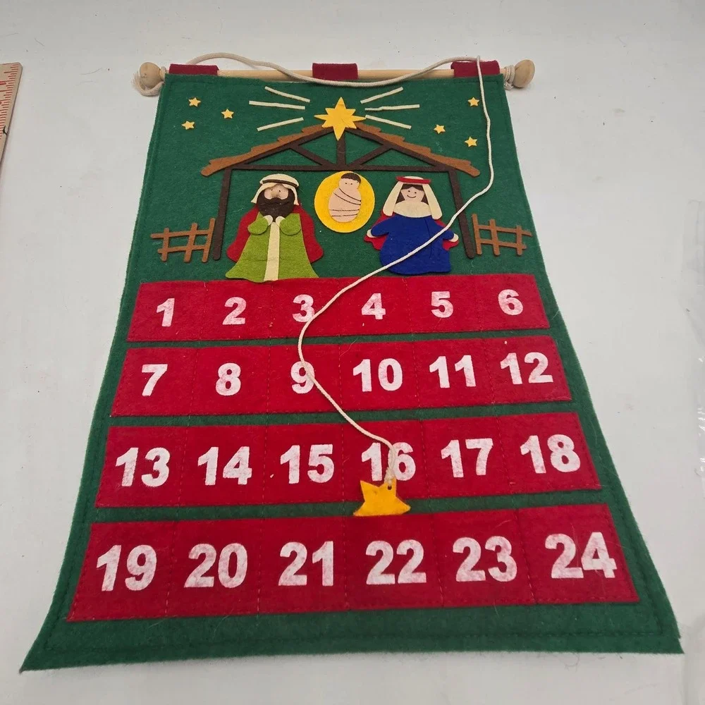 Vintage Nativity Felt Advent Calendar Wall Hanging Manger Scene Green Red w star